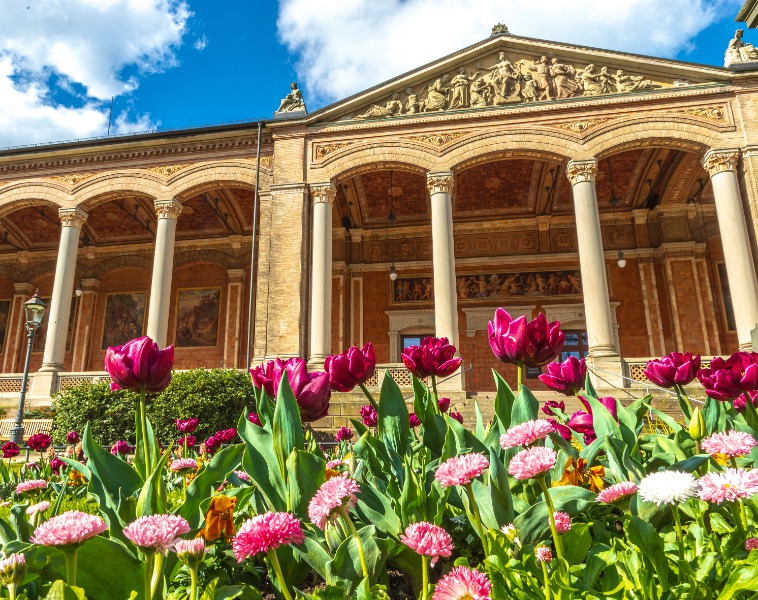 Baden-Baden Trinkhalle im Frühling